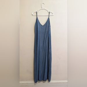 Lulu's chambray slip dress, with side slit. size medium, denim blue